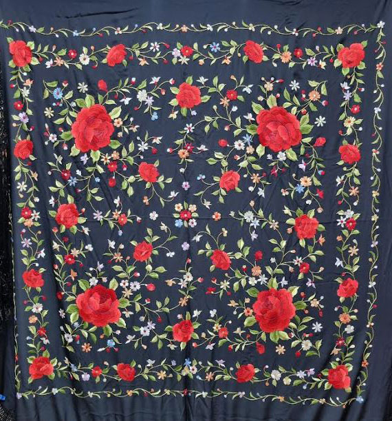 Handmade Manila Embroidered Shawl. Natural Silk. Ref.1011162NGCOLRJ